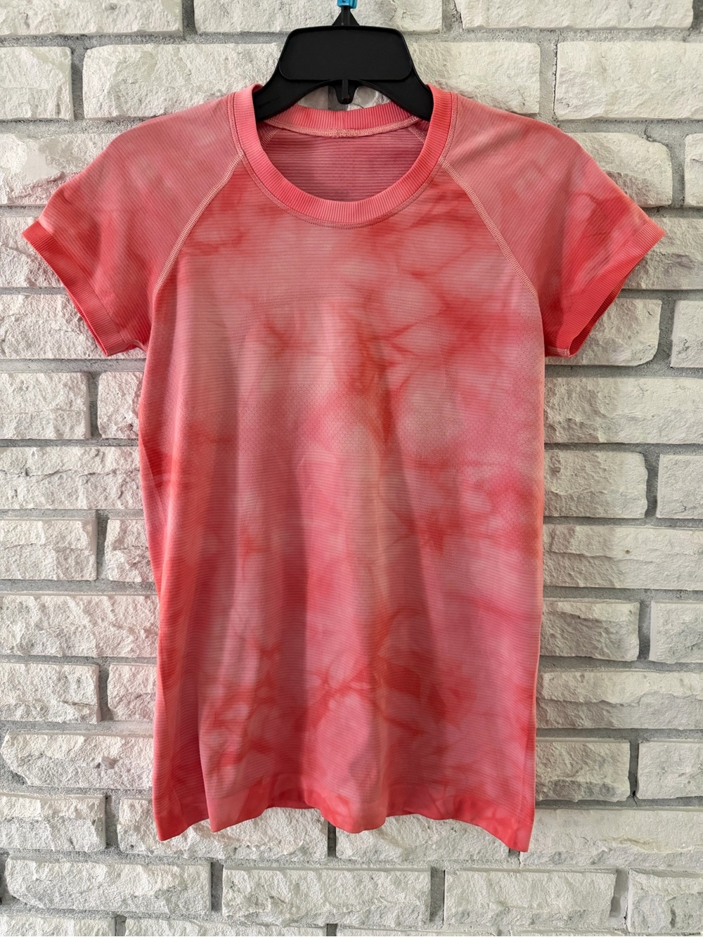 lululemon athletica Pink Tie-Dye Short Sleeve Crew sz 8